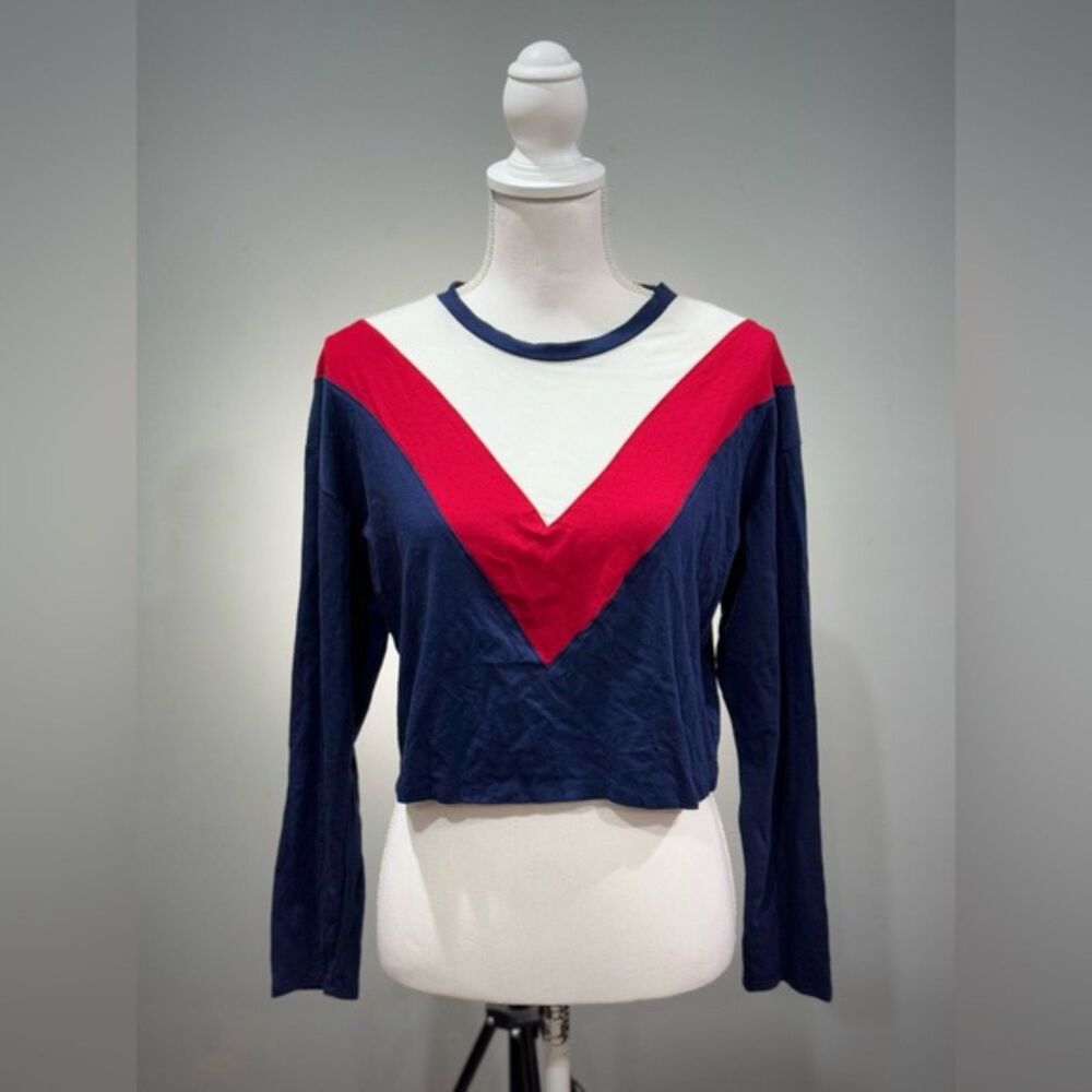 CLEARANCE! Navy Boutique Arrow Front Crop Top Size L NWT